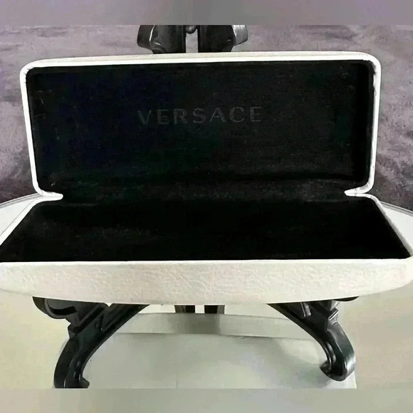 💟Versace sunglass case white velvet velour inside - Picture 2 of 10